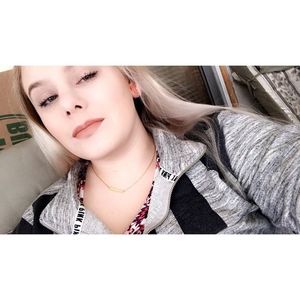 Meet your Posher, Emalee